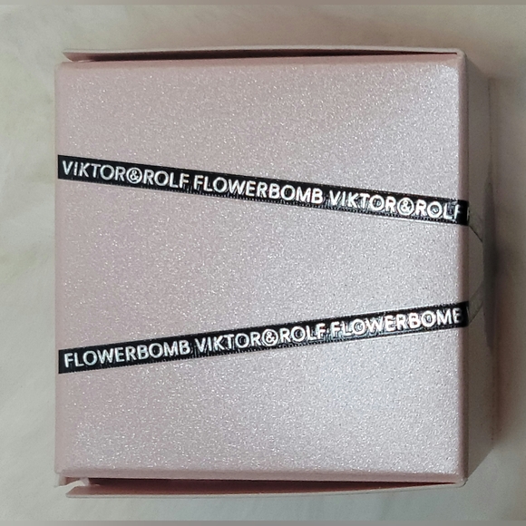 NIB Viktor & Rolf Flowerbomb Eau De Parfum Mini / Trial Dabber Bottle 0.24fl oz - Picture 15 of 16
